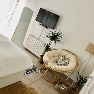 Cosy, Lyon, Avec Garage Prive Appartement